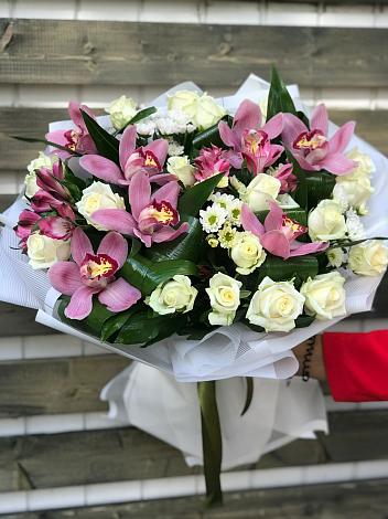 Букет цветов из: Розы и Хризантемы в Артёмовском Иркутской области