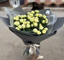Букет Белые кустовые розы Солинеро в Артёмовском Иркутской области